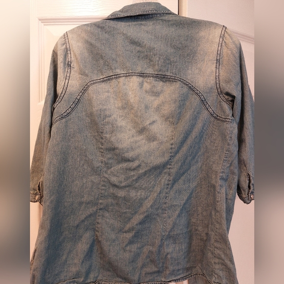 Love Stitch button up - Picture 4 of 4